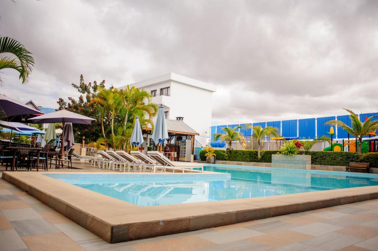 Sky blue hôtel&espace Alasora Extérieur photo