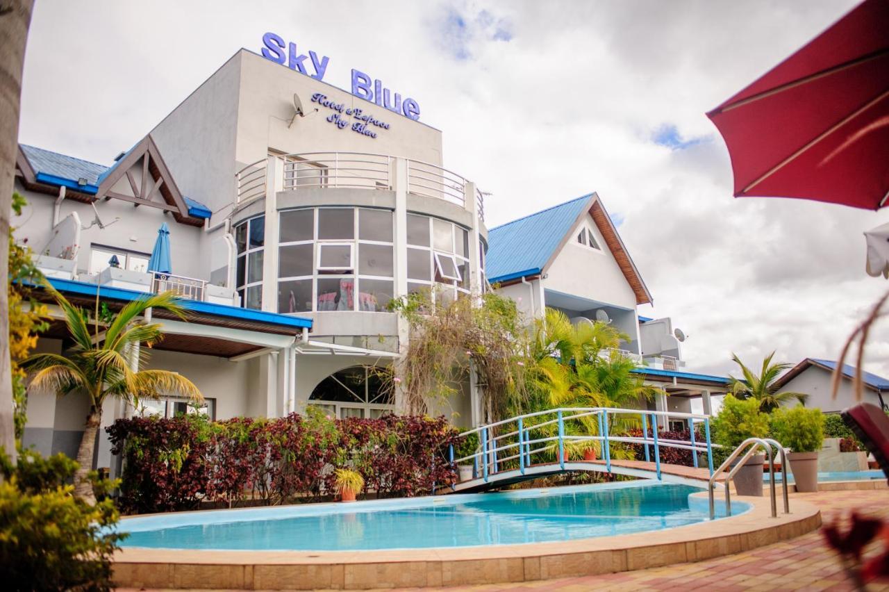 Sky blue hôtel&espace Alasora Extérieur photo