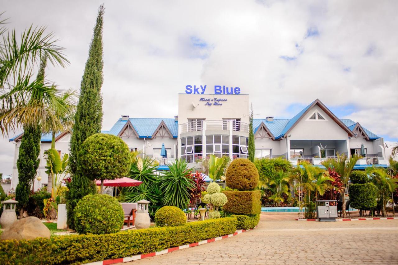 Sky blue hôtel&espace Alasora Extérieur photo